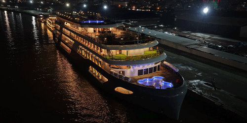 Tour ăn Buffet tối trên Du Thuyền Rever Saigon